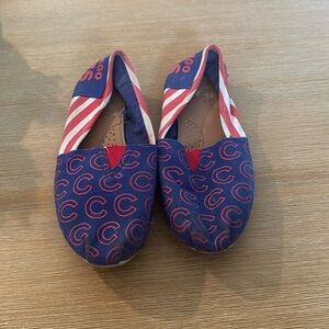 Women slip on Chicago cubs shoes